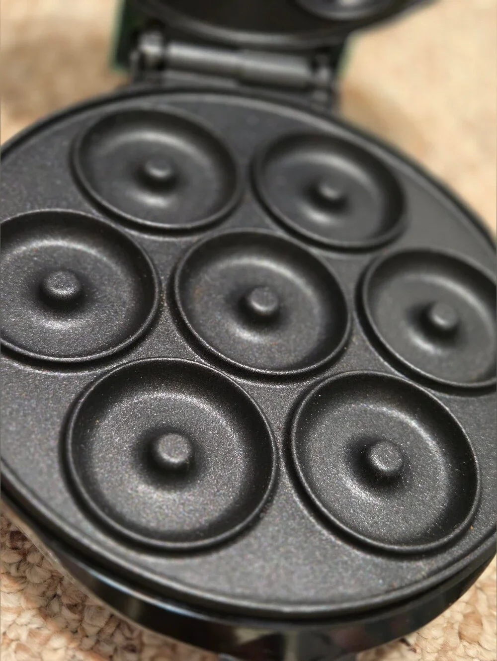 Dash Mini Donut Maker in Mint